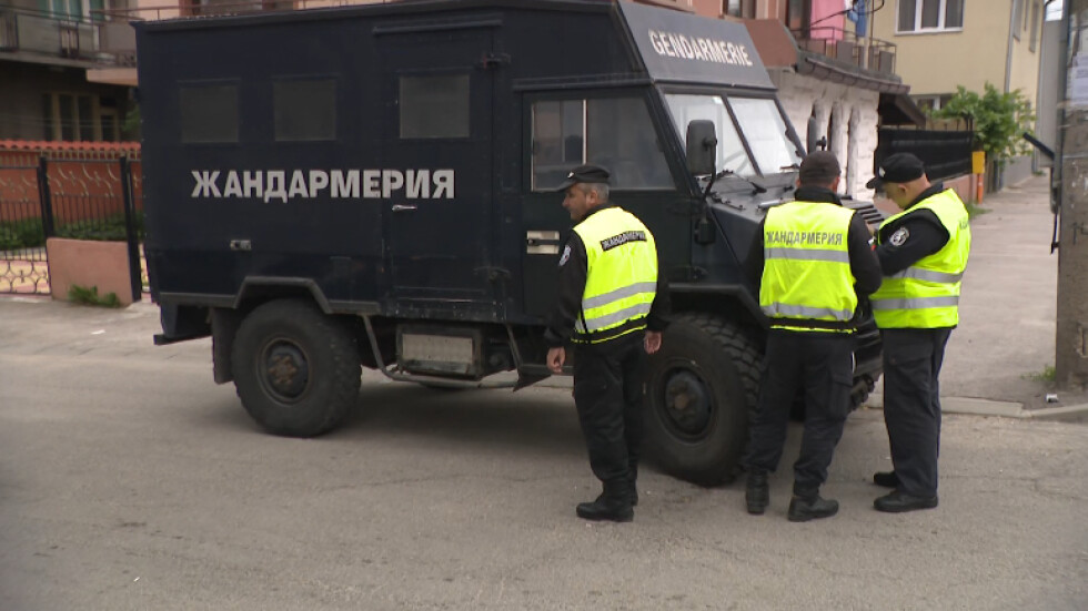 Мащабна полицейска операция в ромската махала в Самоков
