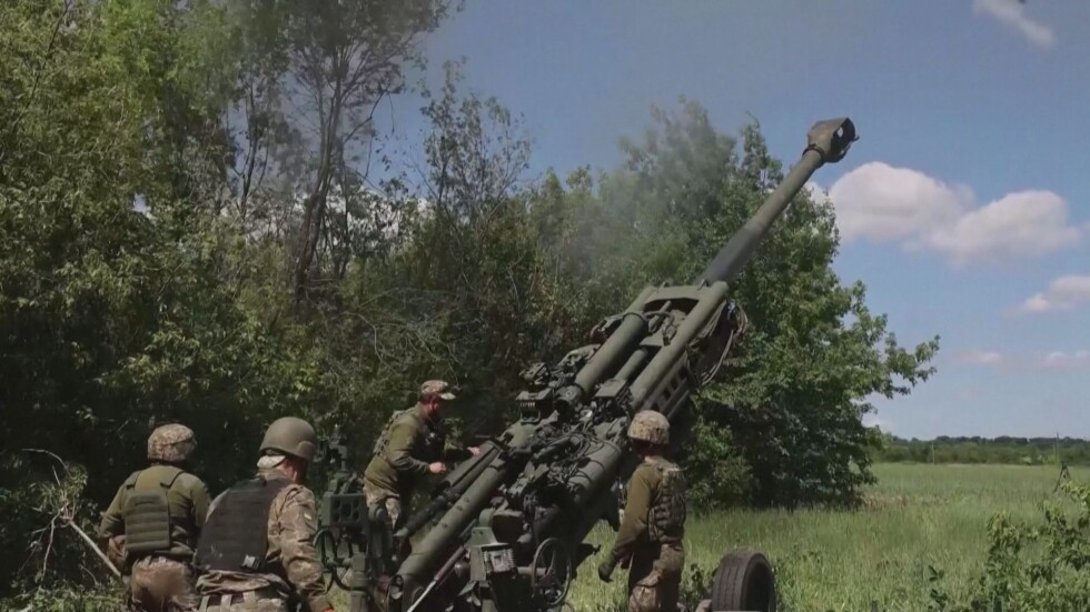 Нов руски ракетен обстрел, унищожен е хранителен склад в Одеса