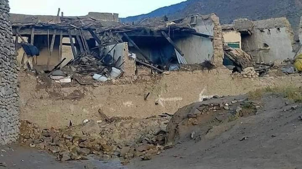Най-малко 920 загинали при силно земетресение в Афганистан (ВИДЕО)
