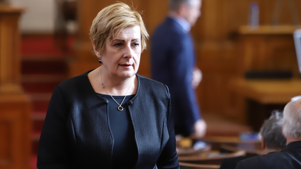 Елена Гунчева е депозирала оставката си като депутат