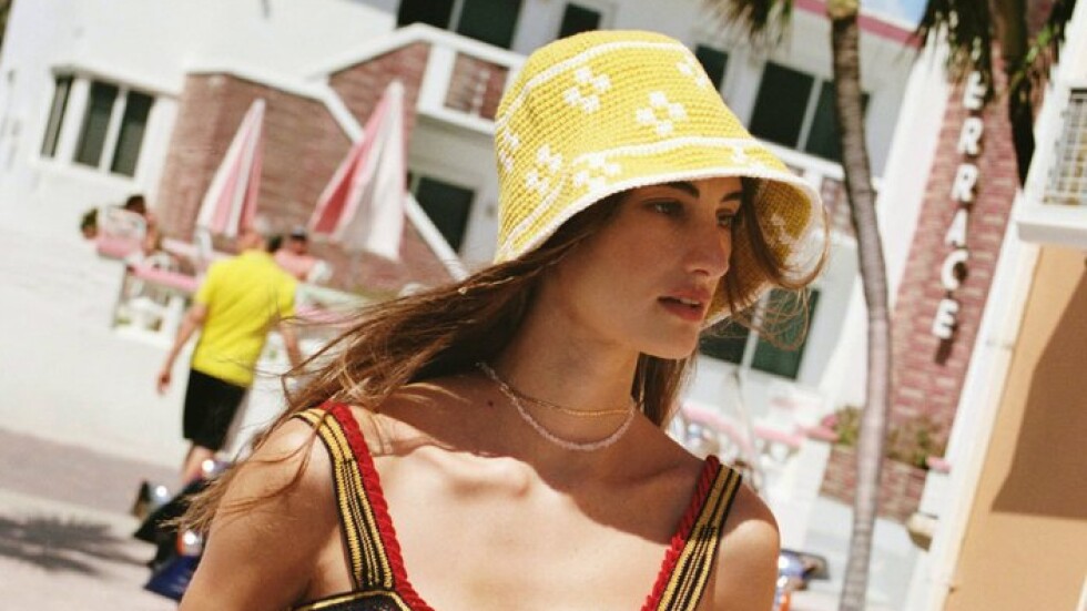 Хитът на лятото: Плетената шапка на една кука