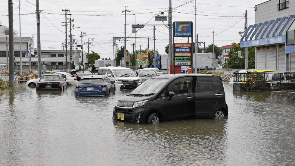 Заради тропическа буря в Япония: Призив стотици хиляди да се евакуират 