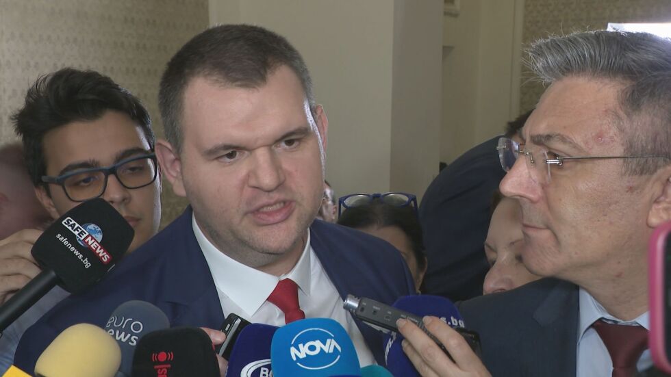 Делян Пеевски: Не подкрепяме кабинета и състава му, а конституционната реформа