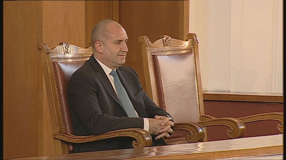 Президентът напусна пленарната зала преди клетвата на кабинета "Денков-Габриел"