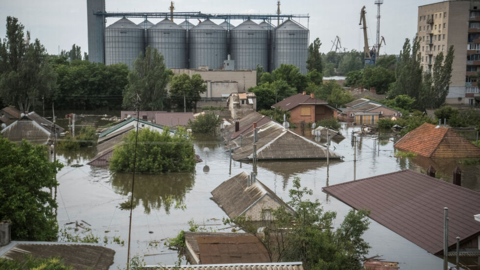 След взривяването на „Нова Каховка“ са наводнени над 600 кв. км
