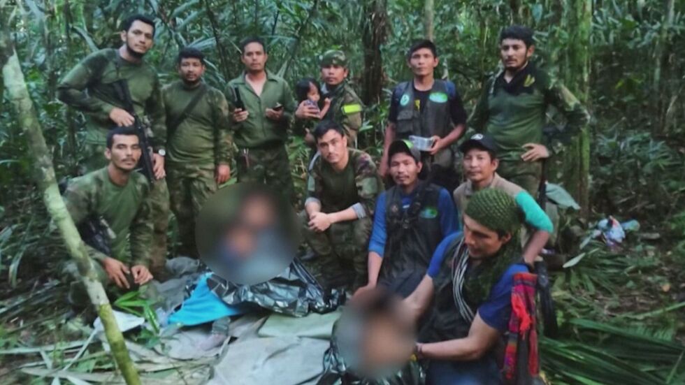 Открити след 40 дни в джунглата: Децата, които оцеляха в самолетна катастрофа, са изтощени, но живи (ВИДЕО)