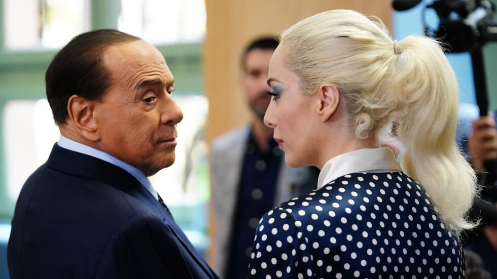 Силвио Берлускони - италианецът, около когото имаше много жени, афери и скандали