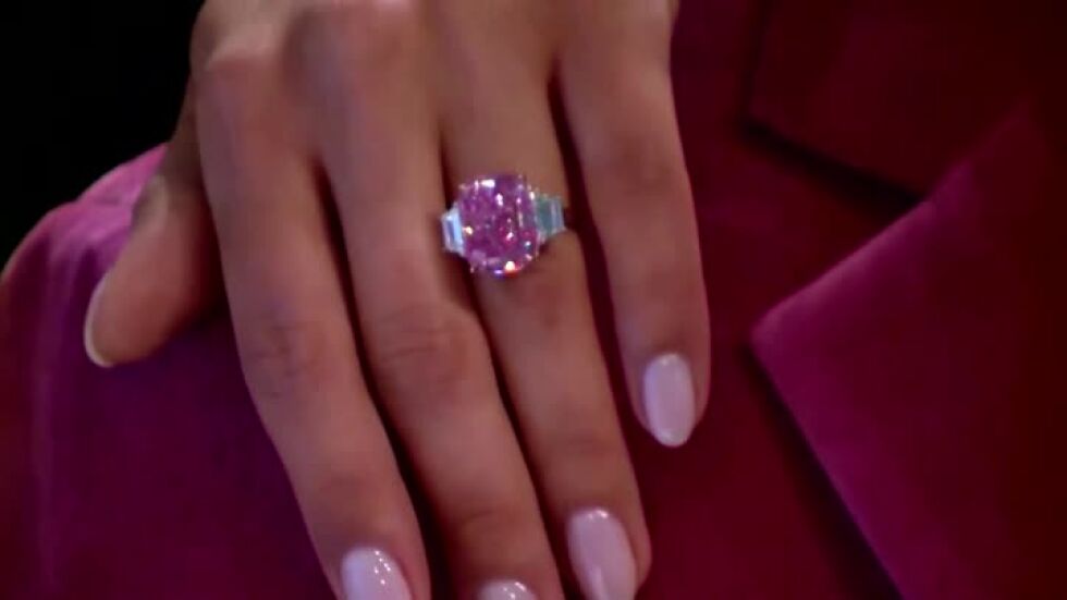 Розов диамант счупи рекорд, достигайки 34,8 млн. долара на търг