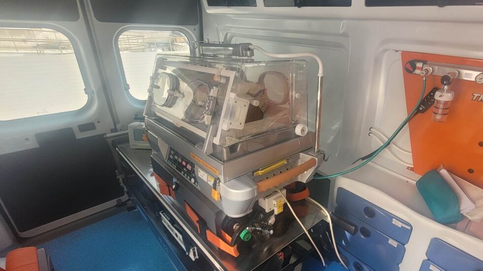 Недоносено бебе е спасено с линейка на „Капачки за бъдеще“ (СНИМКИ)