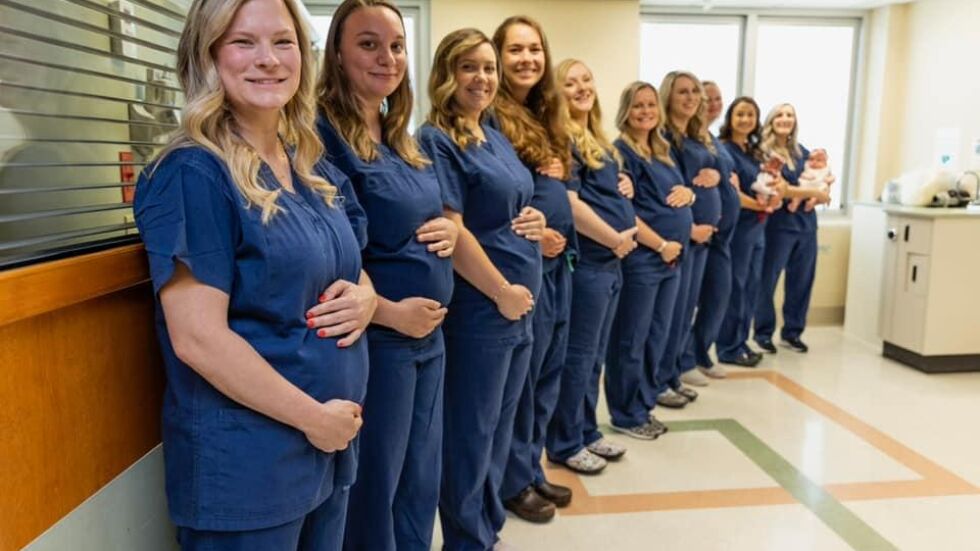Бейбибум! 12 служителки в болница са бременни по едно и също време