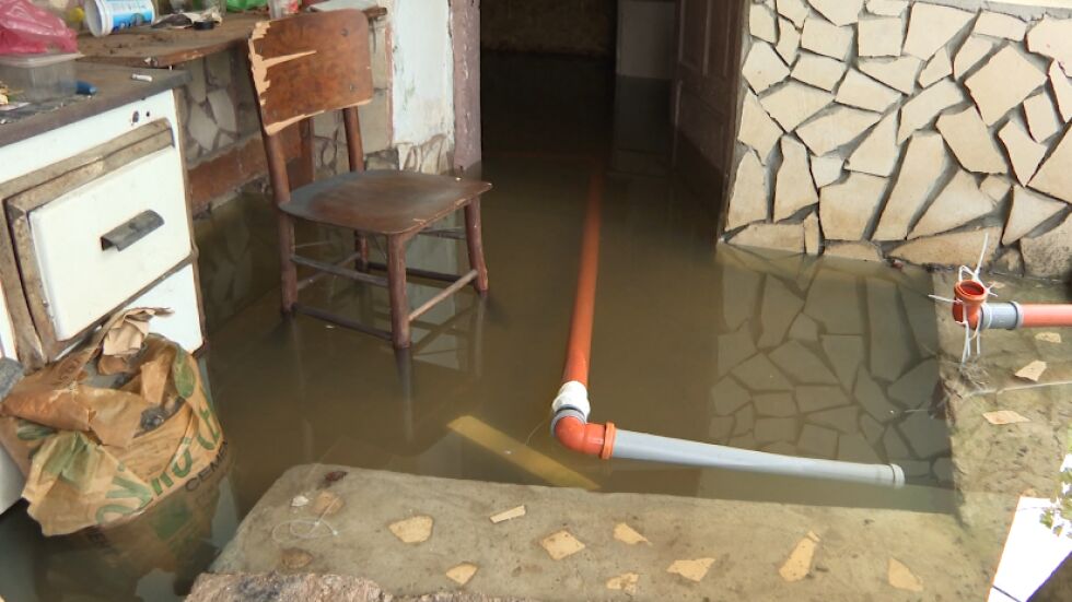Започва описването на щетите в пострадалите от наводненията райони