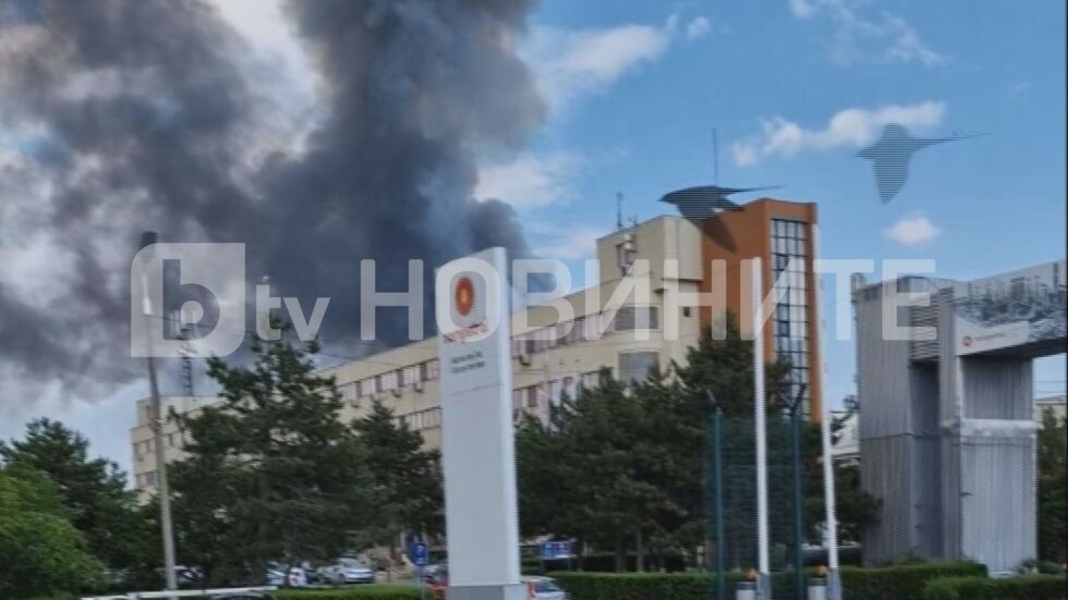 Пожар избухва в най-голямата румънска рафинерия (ВИДЕО)