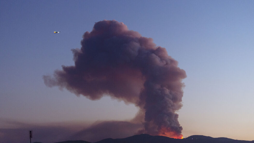 Голям горски пожар в окръг Измир