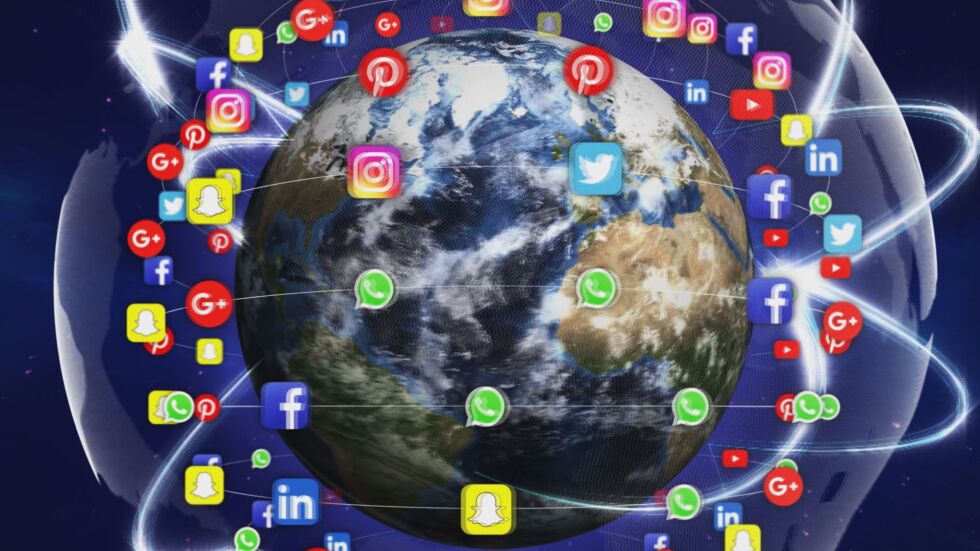 „Дигитално пълнолетие“: Нужно ли е родителско съгласие за социалните мрежи? 