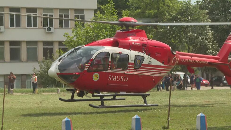  Румънски хеликоптер транспортира от Враца мъж и жена в тежко положение (ВИДЕО) 