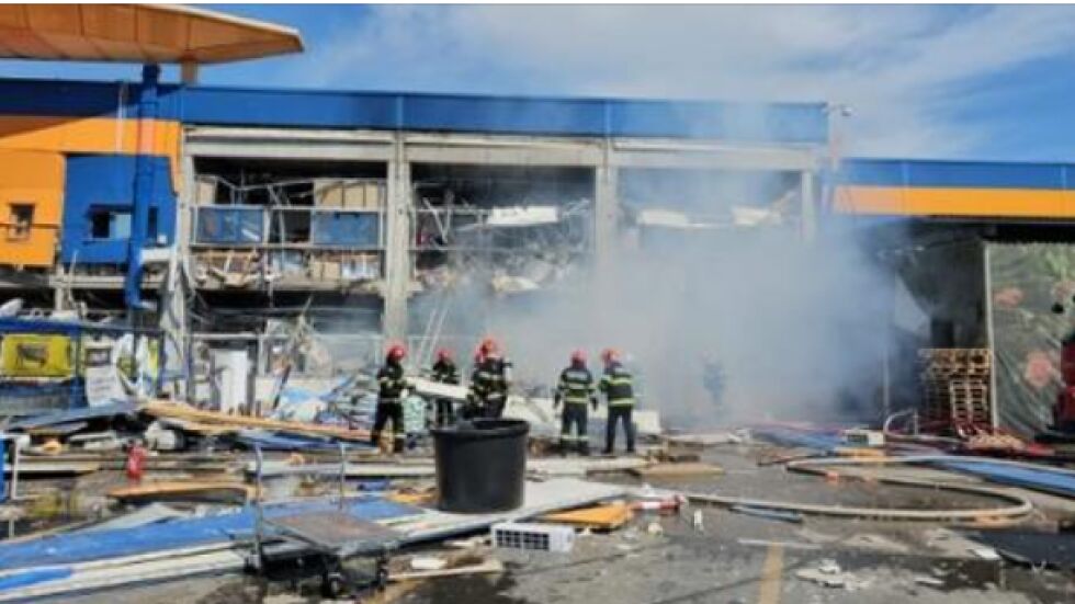  Силна детонация и пожар в мол в Румъния: Има доста ранени (ВИДЕО) 