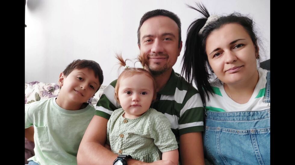 „Мамо, много те обичаме“: Майка на две деца се нуждае от средства, за да пребори тежко заболяване