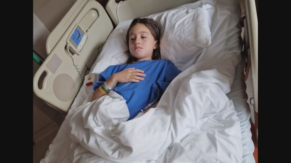  Помощ за Никол: 9-годишното момиче се бори с тежко онкологично заболяване 