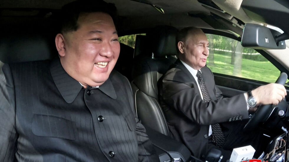 Лимузината, с която се возиха Путин и Ким Чен Ун, е направена с части от Южна Корея