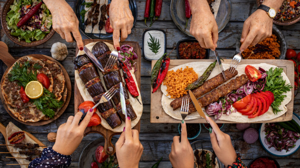  Коя e обичаната храна на футболните ентусиасти? 