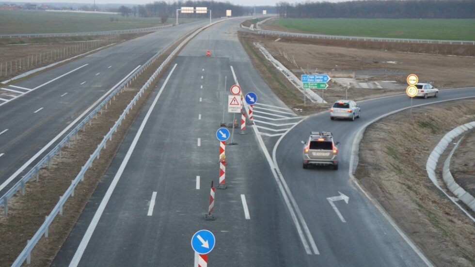 Ограничава се движението между 157 и 162 км на АМ „Тракия“ в посока София