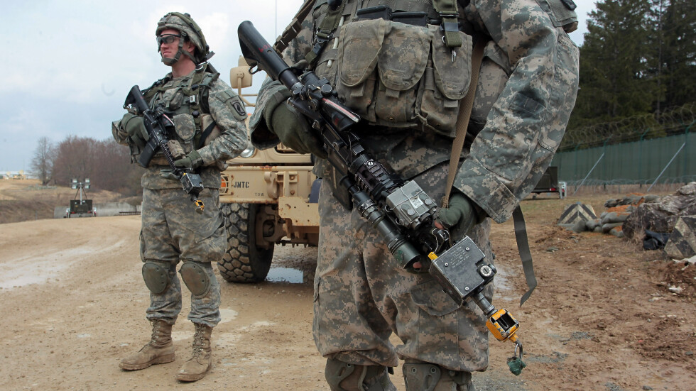 Американските военни се изтеглят частично от Афганистан