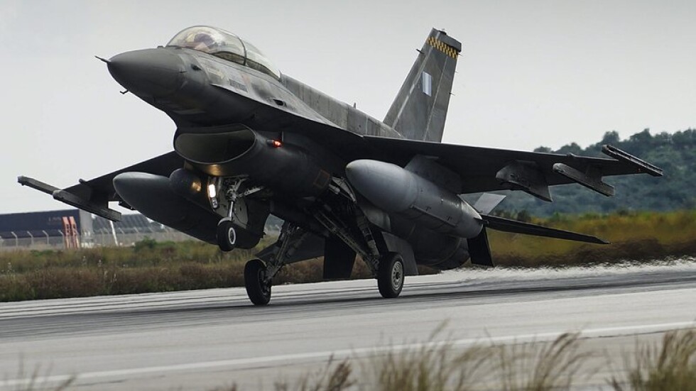 Заков: САЩ ще ни компенсират с 34,5 млн. долара за забавените F-16