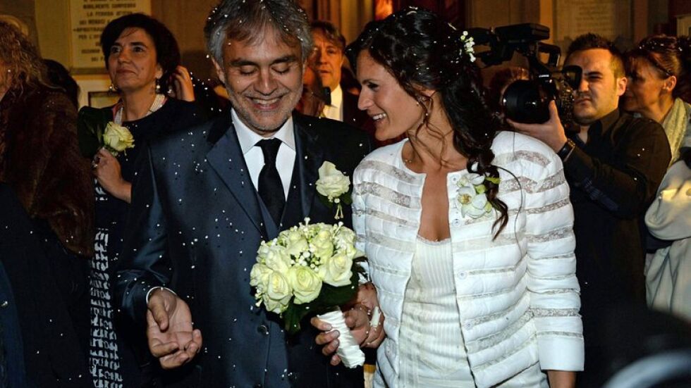 Андреа Бочели се ожени за дългогодишната си приятелка