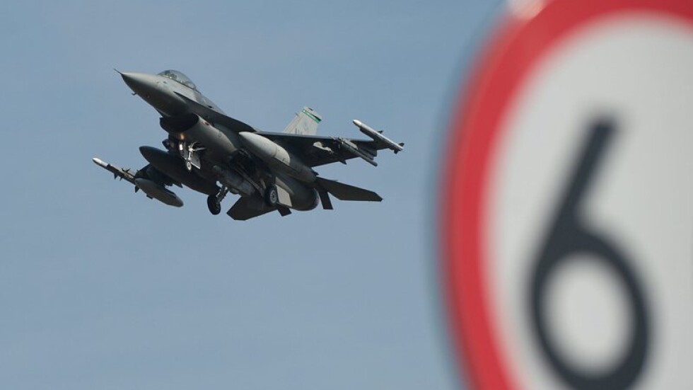 Американското посолство: Производството на F-16 е забавено заради пандемията