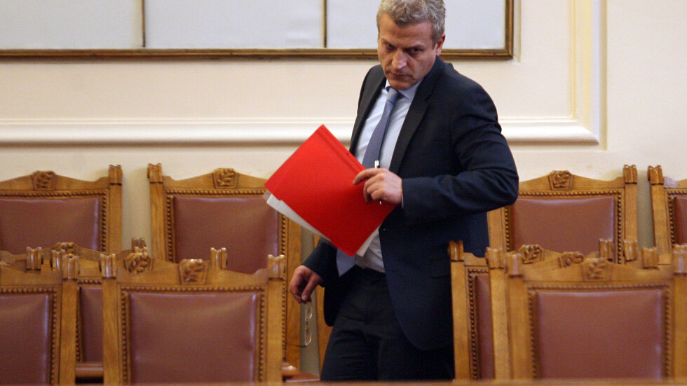Москов обеща уволнения за директори на болници без финансова дисциплина