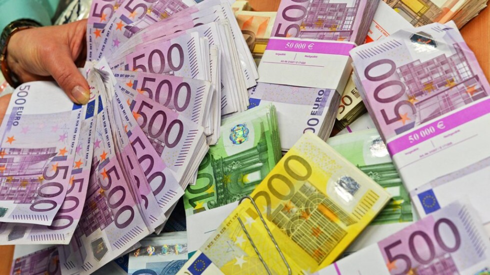 Всички сметки автоматично минават в евро с приемането на валутата
