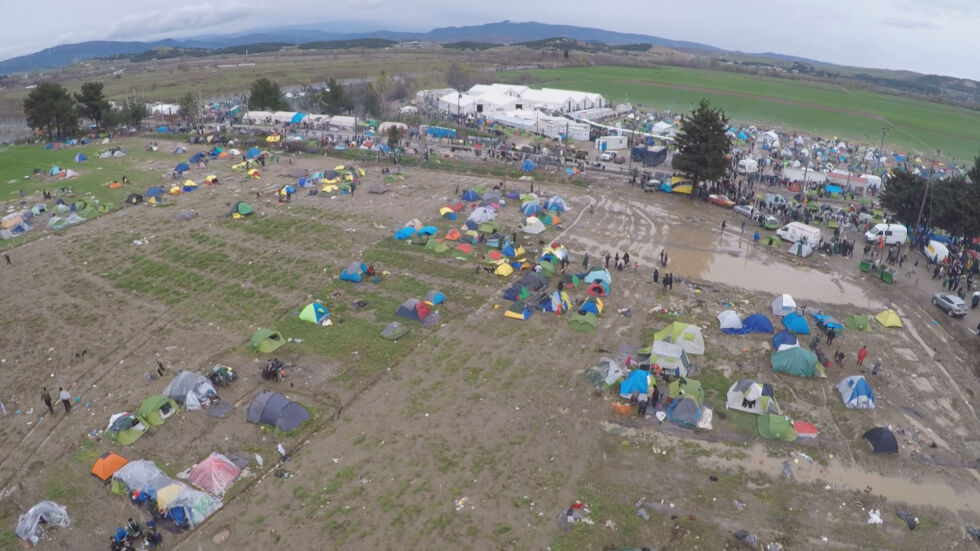 Поредна тежка нощ в лагера за бежанци Идомени