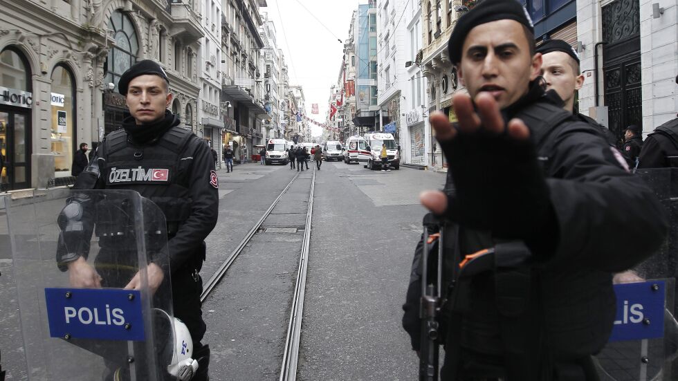 Никой не е поел отговорност за атентата в Истанбул