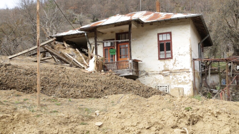 Бедствено положение в Кюстендилско заради срутище (СНИМКИ)