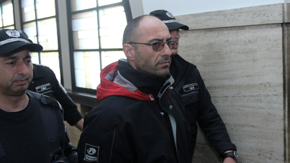 Обвиненият за убийството на братя в Ботевград окончателно остава в ареста