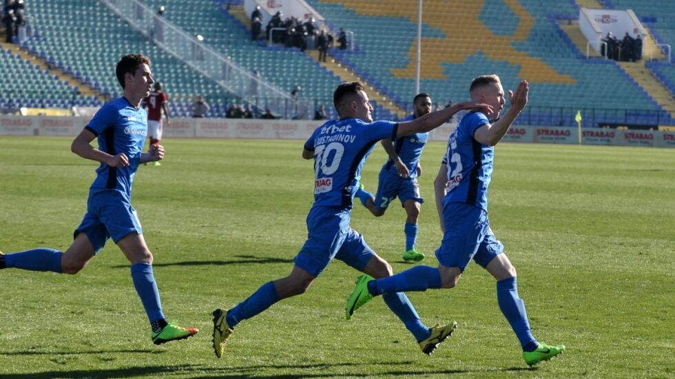 Яблонски и Кръстев донесоха победата на "Левски" срещу ЦСКА (ГАЛЕРИЯ)