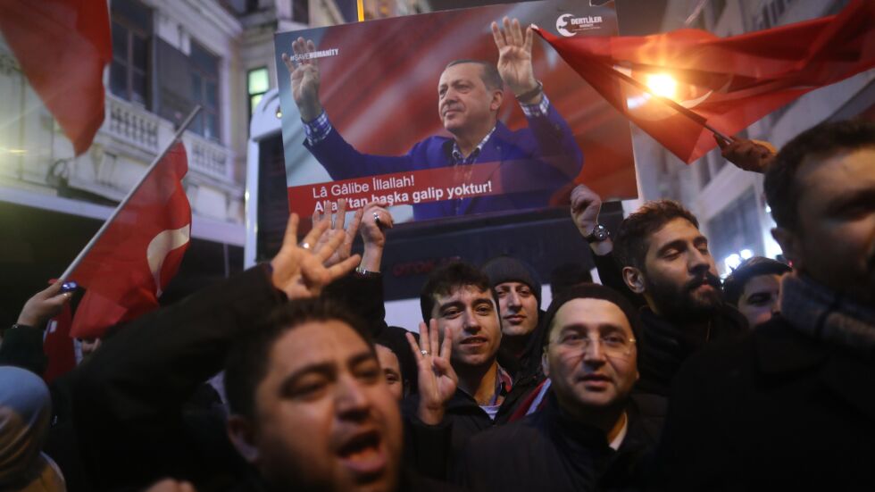 Реджеп Ердоган се закани за още санкции срещу Холандия