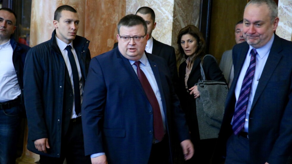 Инспекторатът на ВСС проверява Сотир Цацаров