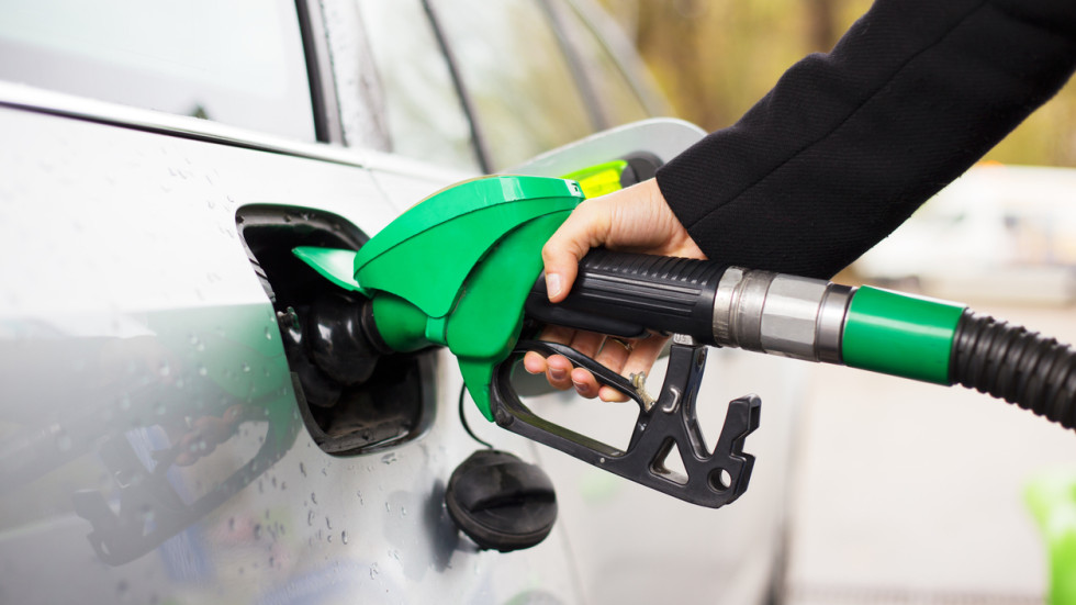 Цените на горивата у нас вероятно ще продължат да падат