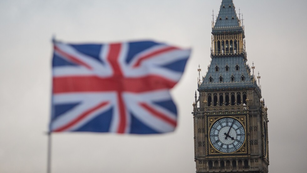 Решаващ ден за Великобритания: Парламентът се събира на извънредно заседание заради брекзит