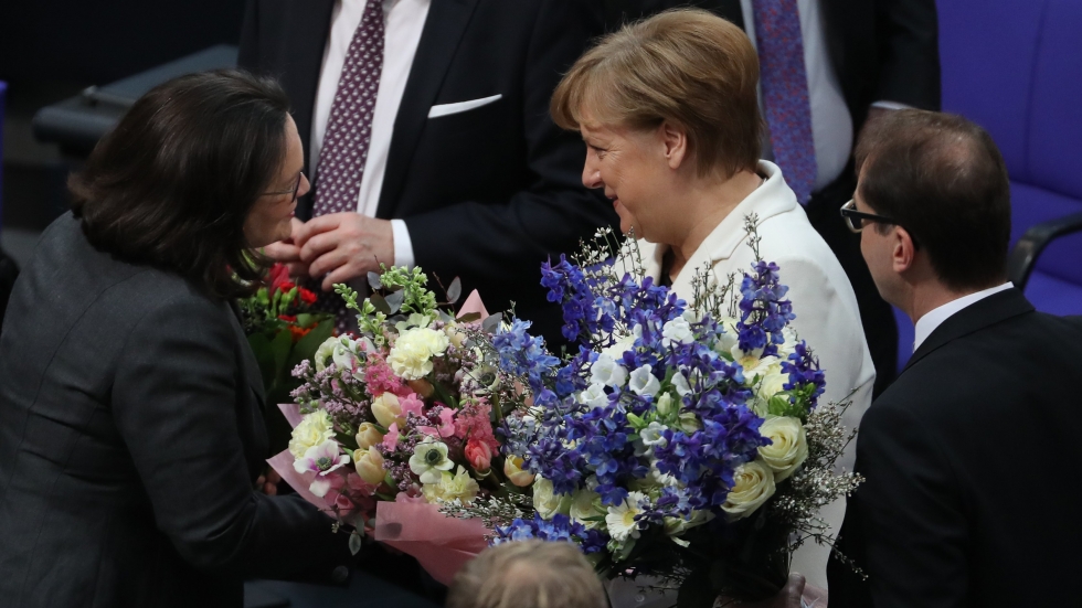 Германският парламент преизбра канцлера Ангела Меркел за четвърти мандат 