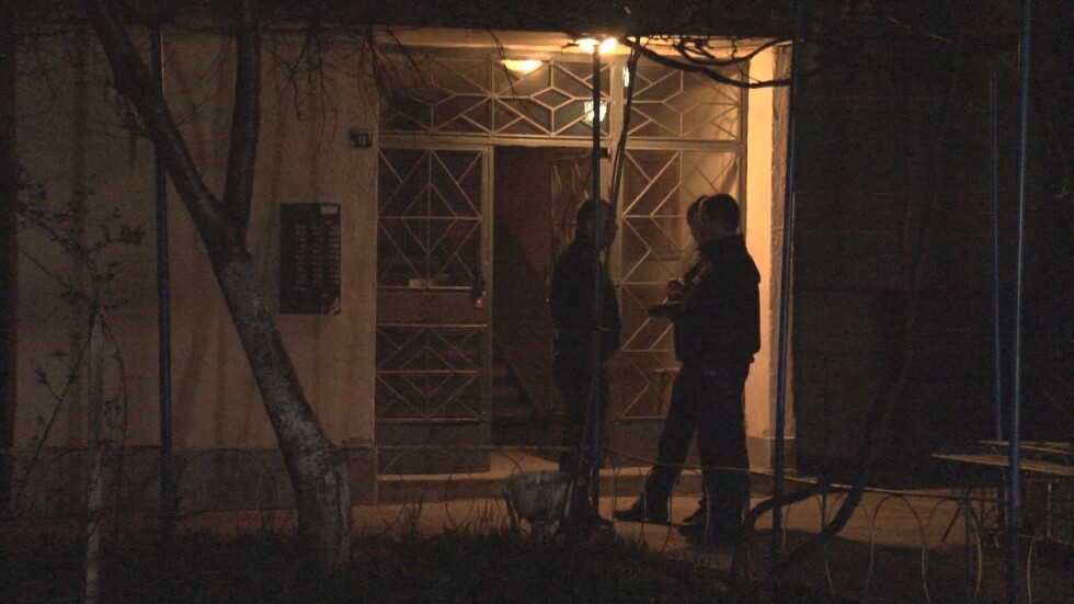 Младо семейство беше открито мъртво в апартамент в Пловдив