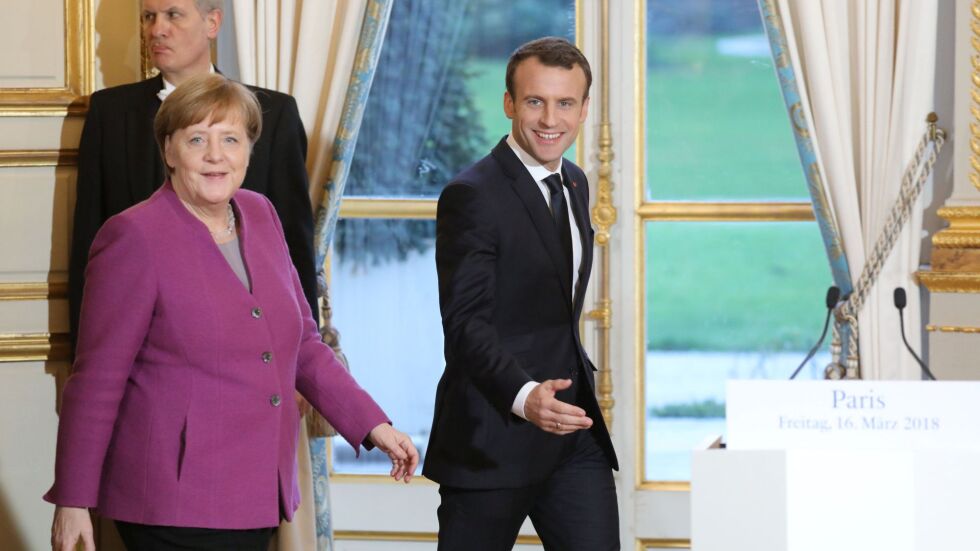 Макрон предложи на Меркел да изготвят "ясна и амбициозна пътна карта" за реформиране на ЕС
