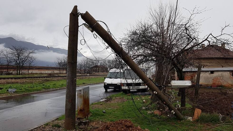 Правителството дава 500 хил. лв. за щетите от ураганния вятър във Враца