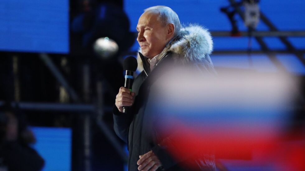Владимир Путин отпразнува победата си на митинг за Крим
