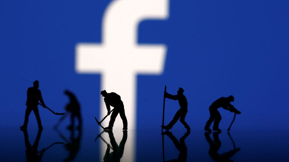 Данните на 35 хил. българи във „Фейсбук” са изтекли към „Кеймбридж аналитика”