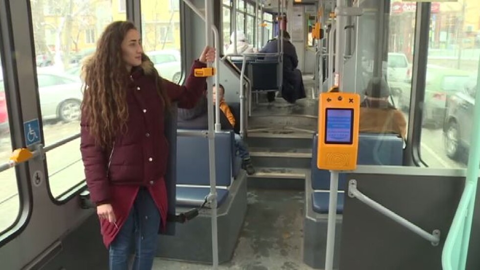 С новата система в градския транспорт: Ще купуваме билет и през мобилния телефон