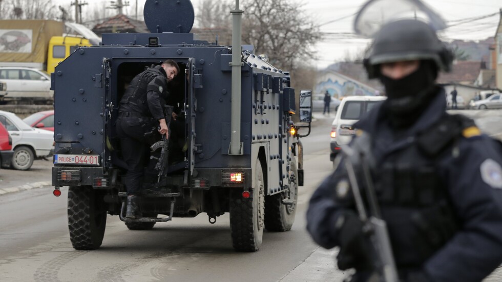 Сблъсъци в Косово след задържането на висш сръбски представител, 32-ма души са ранени 