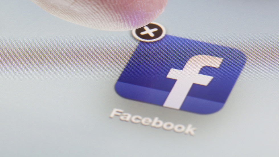 5 стъпки, с които да свалим данните си от Фейсбук