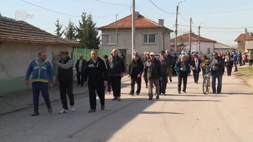  Протест за асфалт в хасковското село Стамболийски